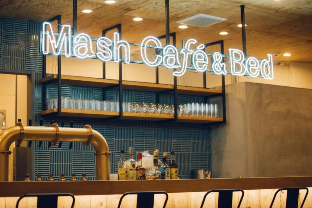 Mash Cafe & Bed ホステル *